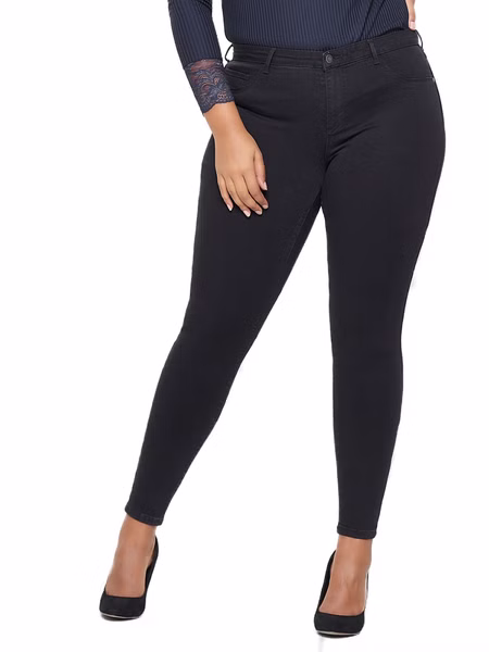 Carmakoma by Only Damen Jeans CARTHUNDER PUSH UP REG SKINNY JEANS - Skinny Fit - Schwarz - Black - in großen Größen Carmakoma by Only Damen Jeans CARTHUNDER PUSH UP REG SKINNY JEANS - Skinny Fit - Schwarz - Black - in großen Größen