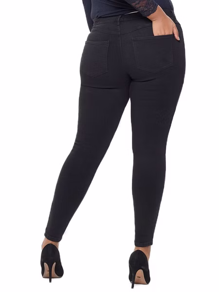 Carmakoma by Only Damen Jeans CARTHUNDER PUSH UP REG SKINNY JEANS - Skinny Fit - Schwarz - Black - in großen Größen Carmakoma by Only Damen Jeans CARTHUNDER PUSH UP REG SKINNY JEANS - Skinny Fit - Schwarz - Black - in großen Größen