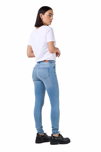 Noisy May Damen Jeans NMLUCY NW SKINNY LB - Skinny Fit - Blau - Light Blue Denim Noisy May Damen Jeans NMLUCY NW SKINNY LB - Skinny Fit - Blau - Light Blue Denim