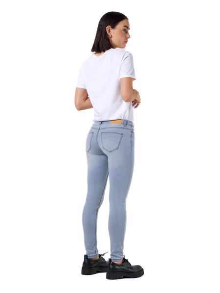 Noisy May Damen Jeans NMALLIE Skinny Fit Blau - Light Blue Denim Noisy May Damen Jeans NMALLIE Skinny Fit Blau - Light Blue Denim