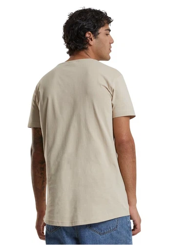 Urban Classics Herren T-Shirt SHAPED LONG - Regular Fit