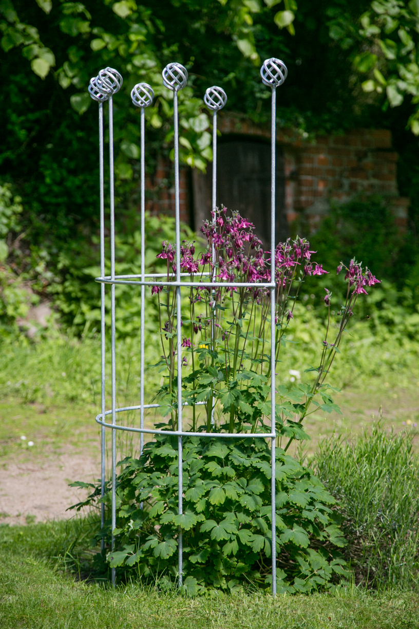 Rankgitter Verzinkt Metall halbrund zum Stecken Steckzaun 150 x 85cm