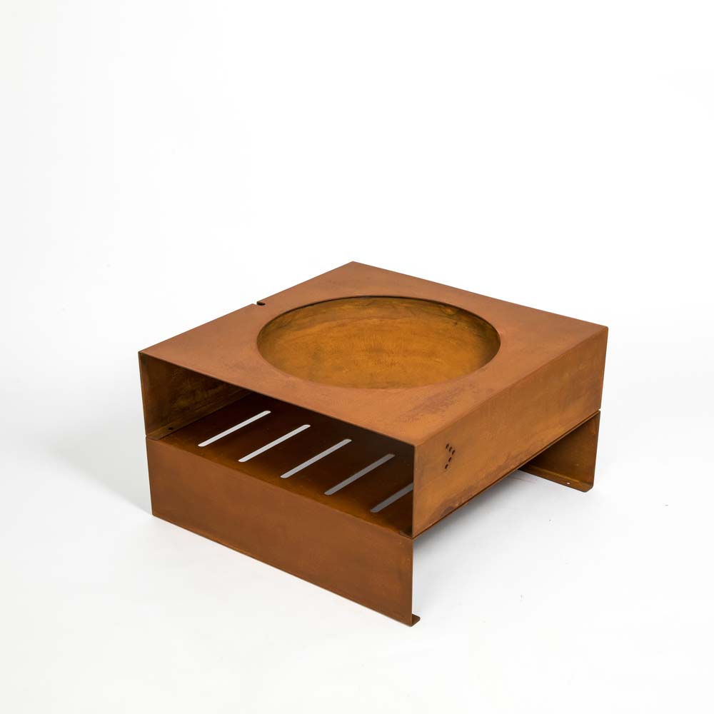 Quadratische Feuerschale aus wetterfestem Stahl mit Unterbau | Günstig