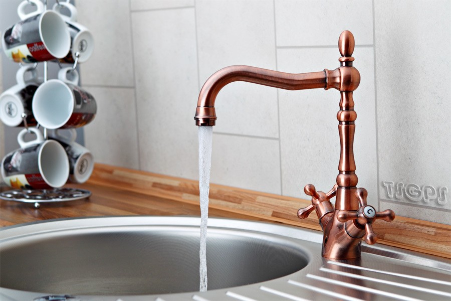 Nostalgie Retro Küchen Armatur Wasserhahn im Landhausstil in Rot Bronze