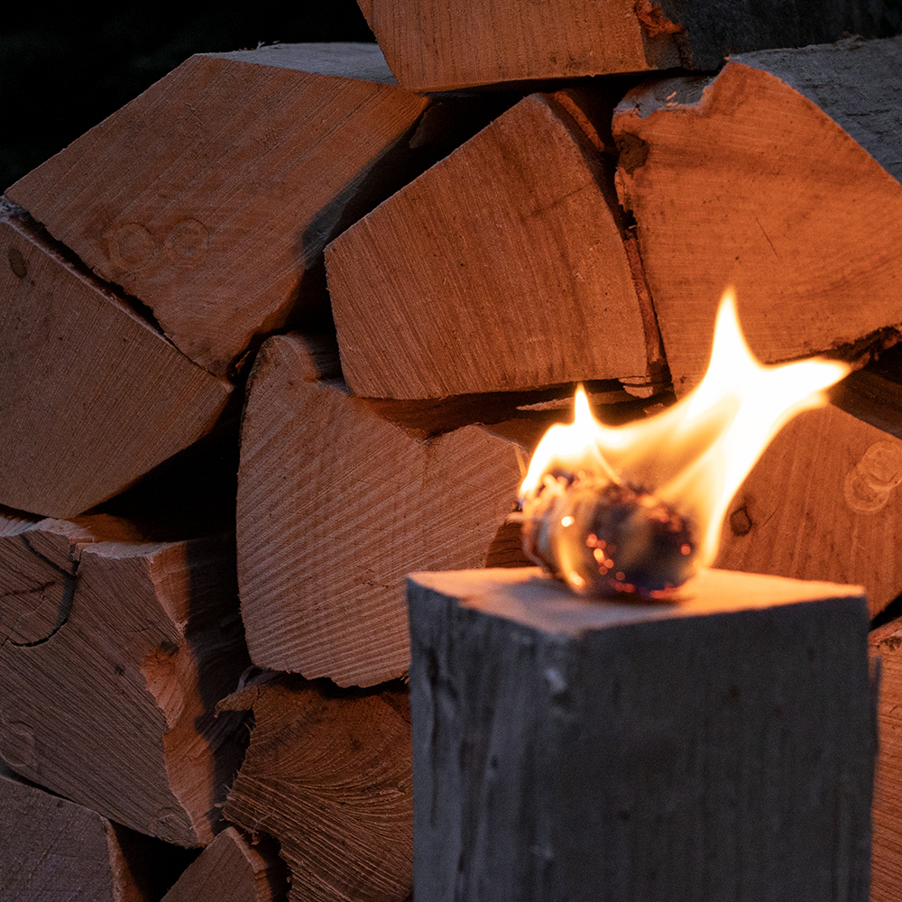 20 kg legna da ardere legna da ardere a secco, pronta al forno, senza  polvere, per camino, camino, braciere (fino a 20 cm) : : Fai da te
