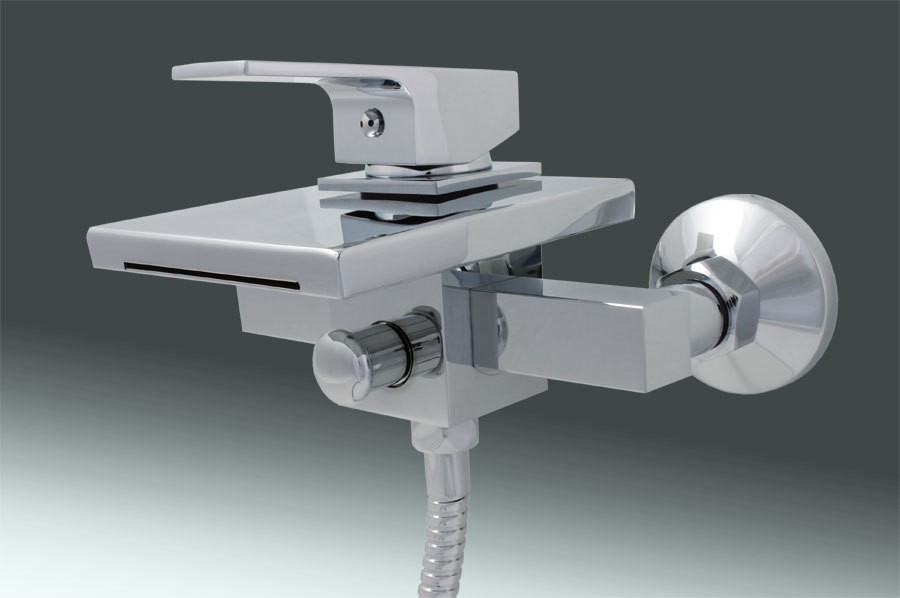 Badewannenarmatur Wasserfall Armatur VERCHROMT Bad Armaturen Wanne Design