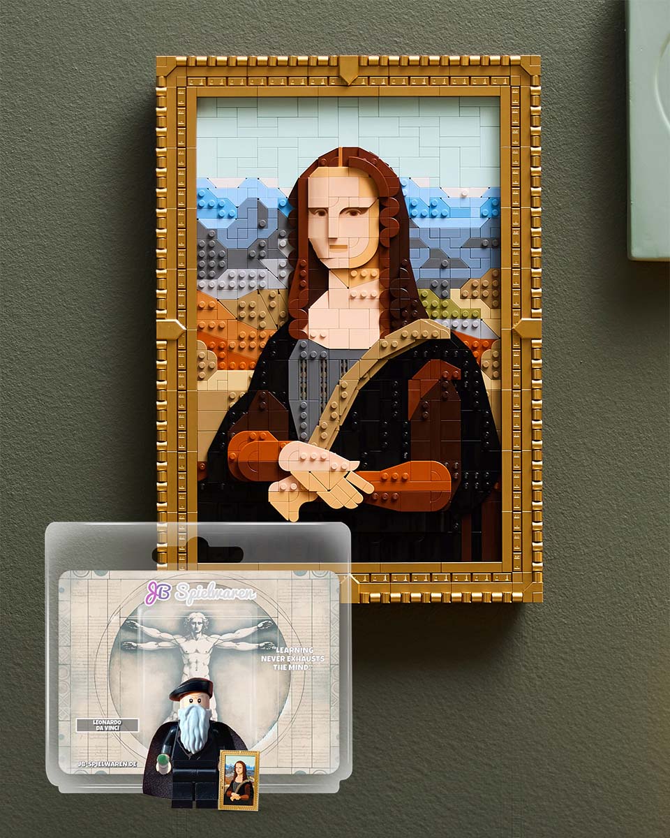     Mona Lisa with Leonardo da Vinci minifigure