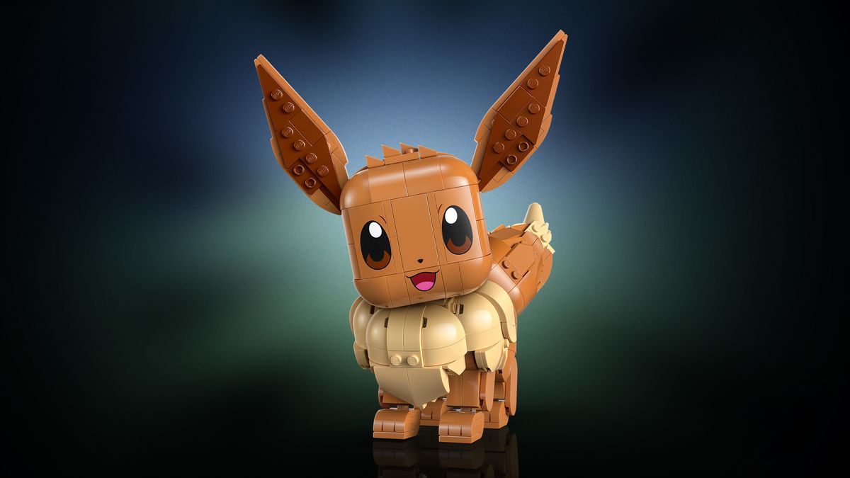 LEGO Evoli als Dekoration im Regal