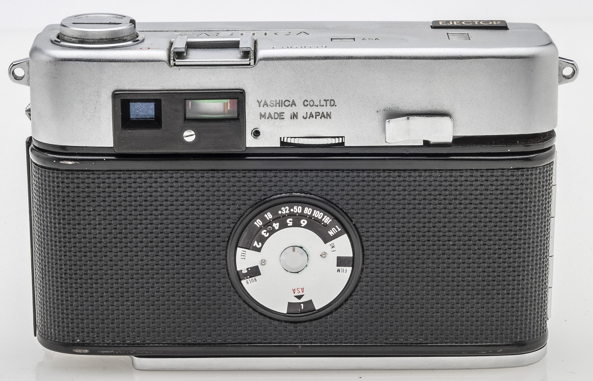 Yashica Electro 35 MC camera - Yashinon-DX 1:2.8 40mm lens