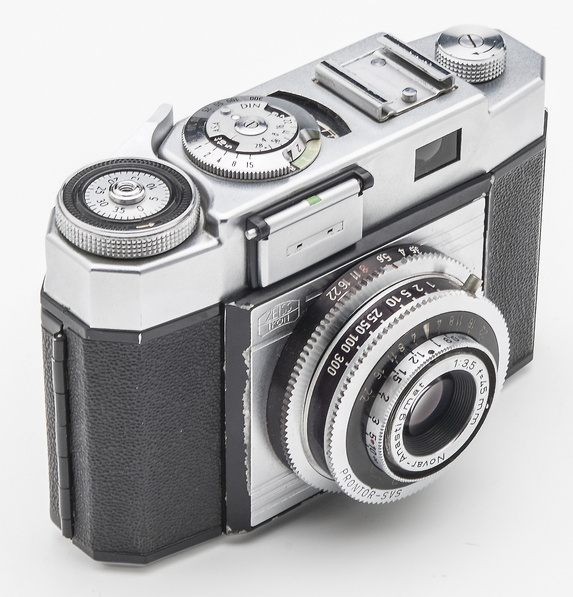 Zeiss Ikon + Prontor-SVS Contina Novar-Anastigmat 45mm 3.5