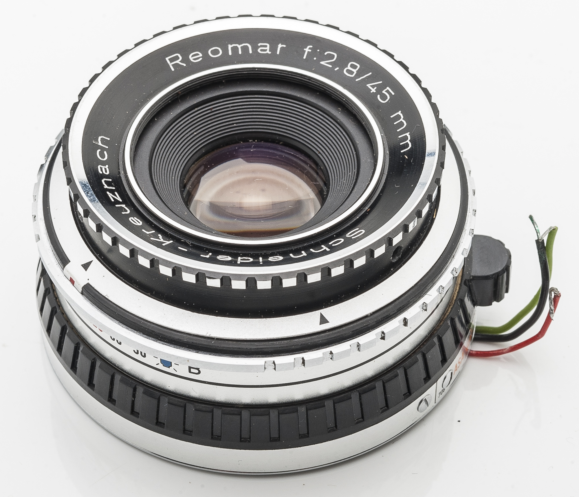 Schneider-Kreuznach Reomar 1:2.8 45mm mit Verschluss neuwertig