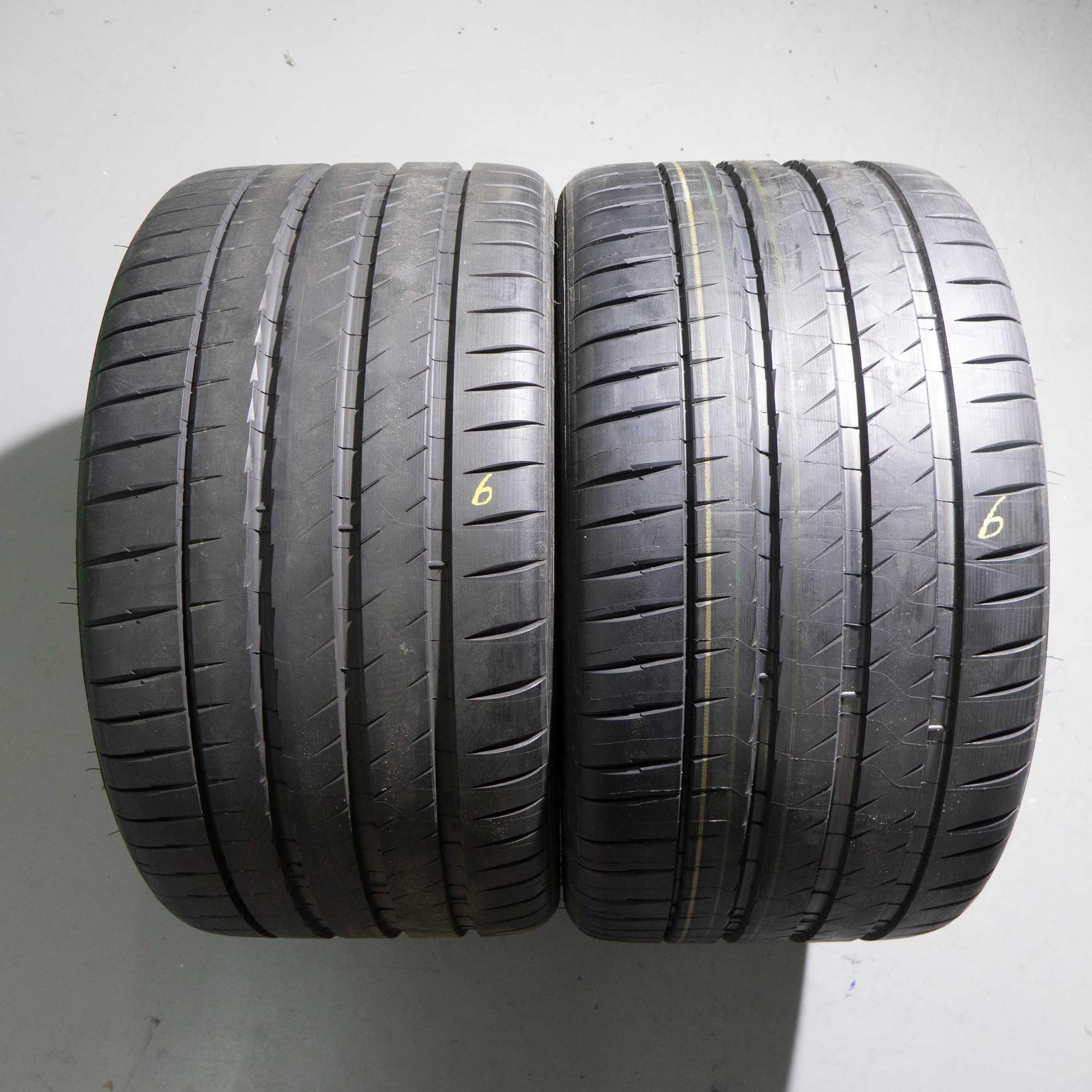 2x Michelin Pilot Sport 4S AO summer tires 305/30 R20 103Y DOT