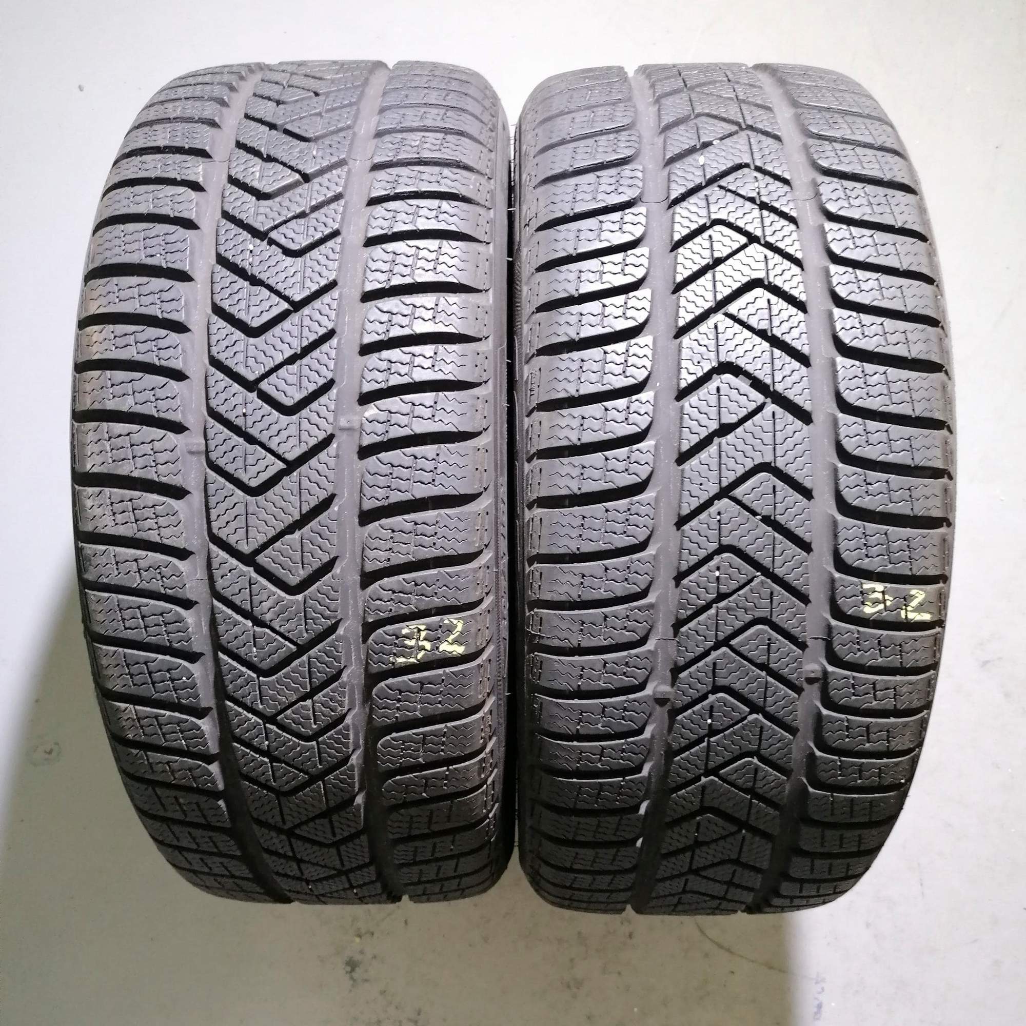 2x Pirelli Winter Sottozero 3 AO 245/40 R18 97V DOT 4419 7,5 mm ...
