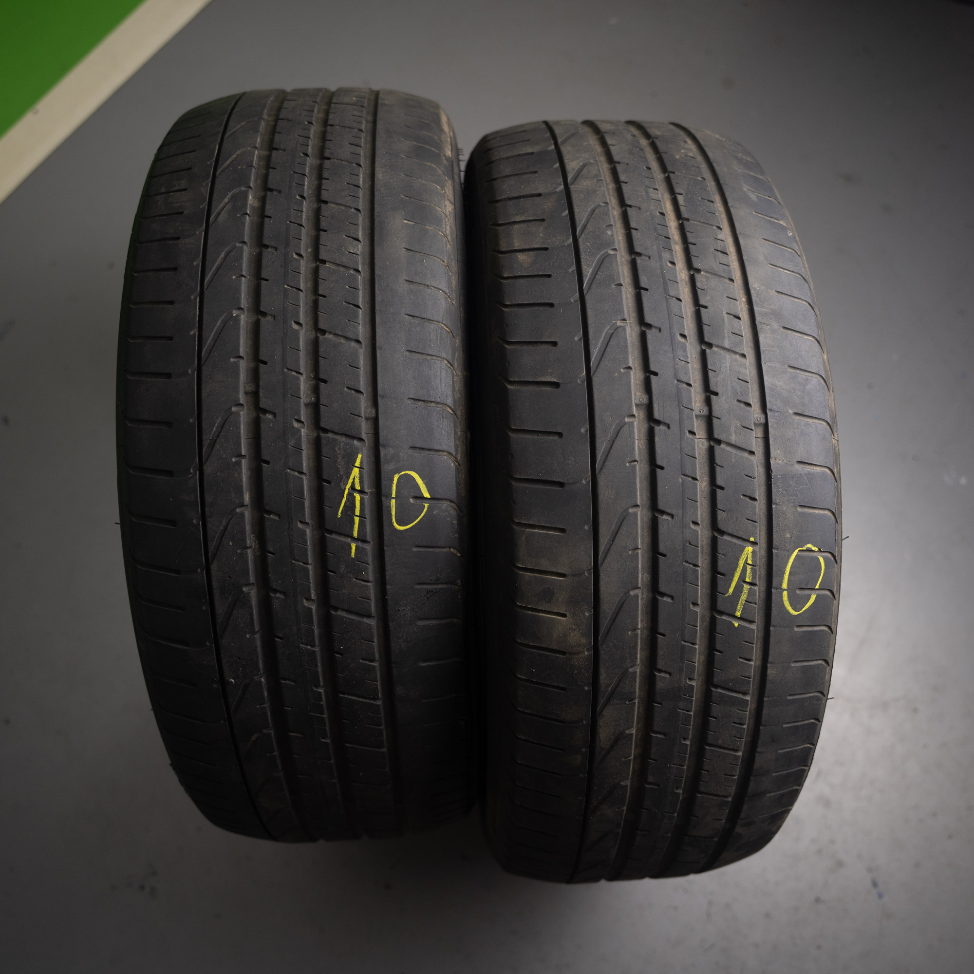 2x Pirelli P Zero * 245/45 R19 98Y Sommerreifen DOT 2518 4mm