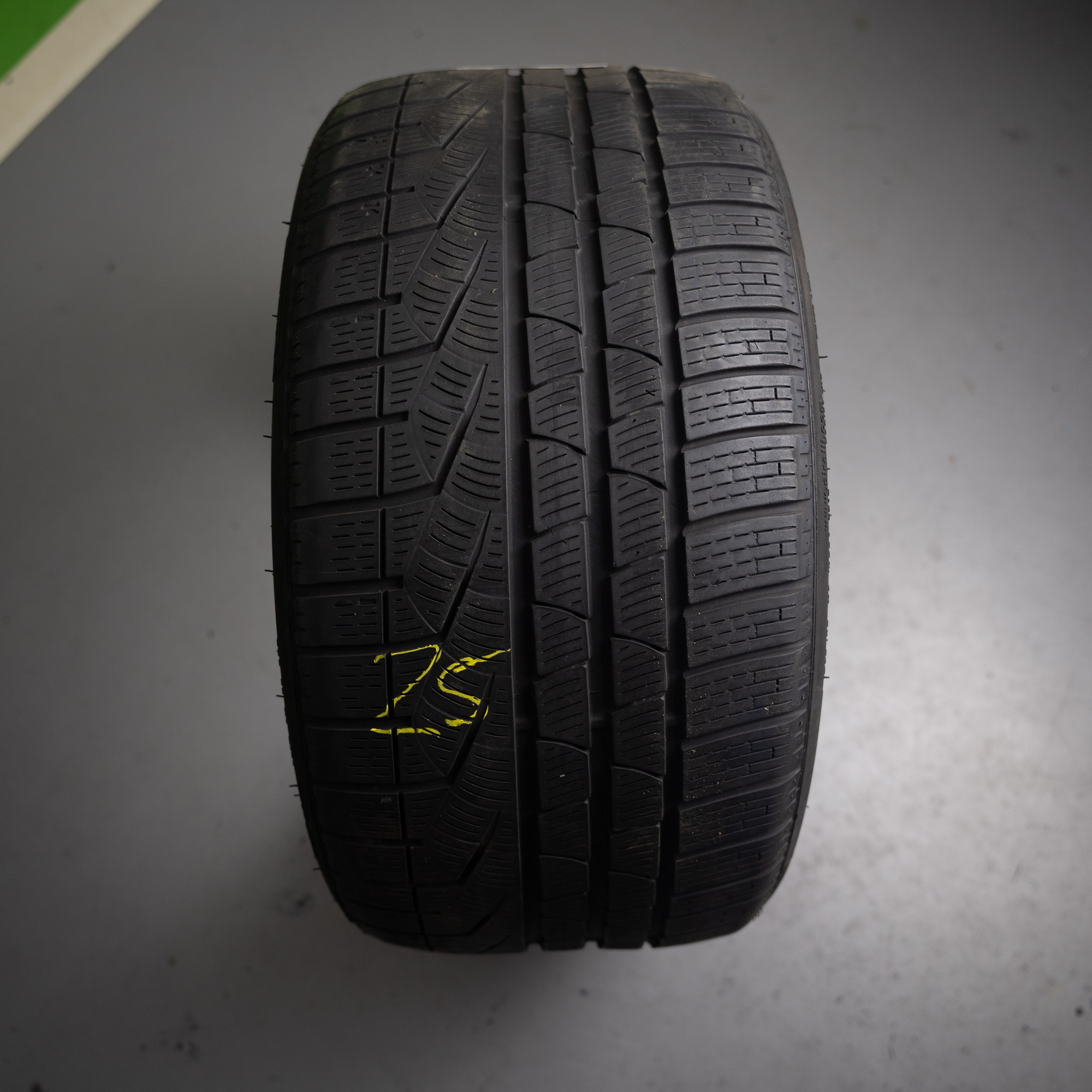 1x Pirelli Sottozero Winter 240 Series II MO winter tires 285/30 R19 ...