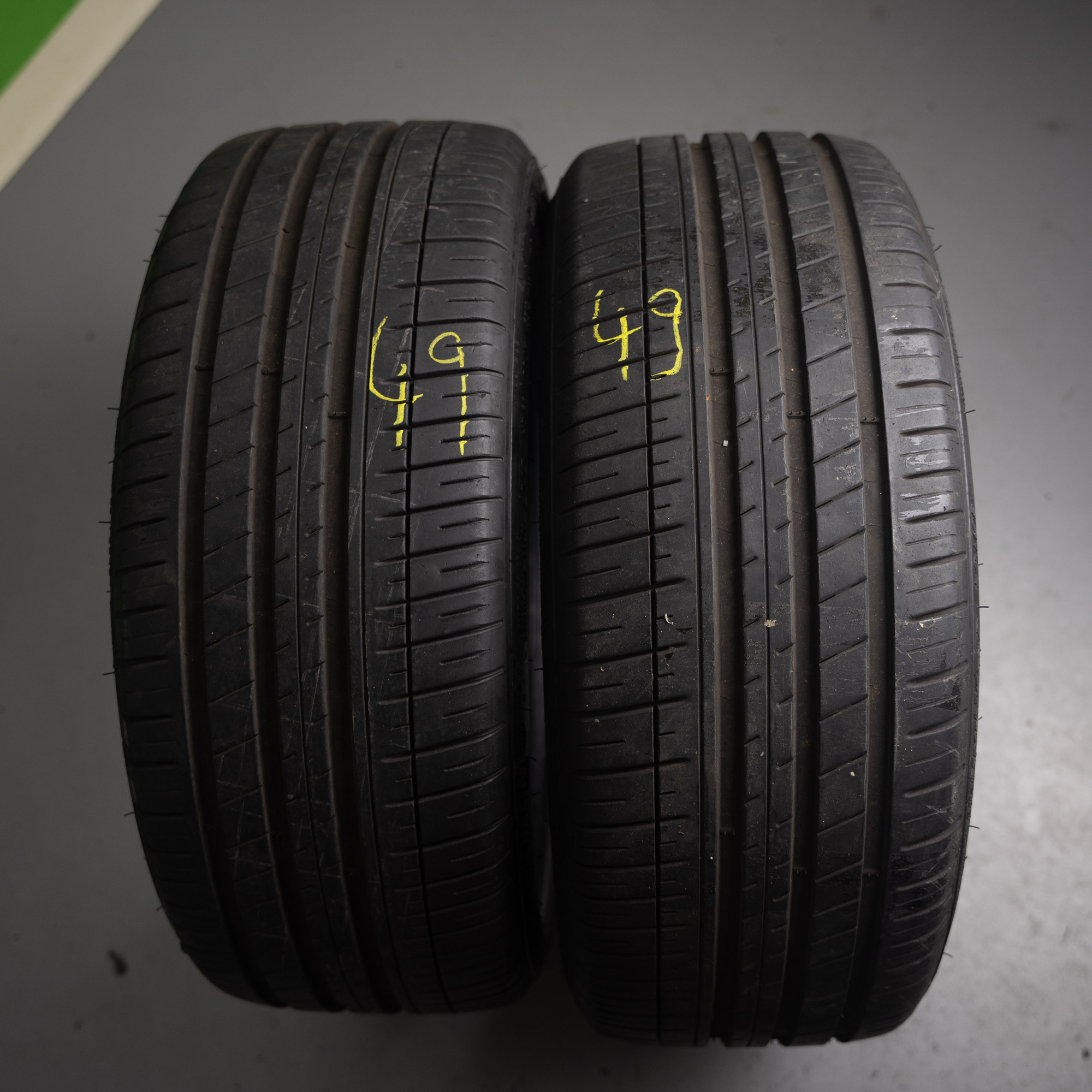 2x Michelin Pilot Sport 3 ZP * MOE 245/35 R20 95Y summer tires DOT 3319 7mm