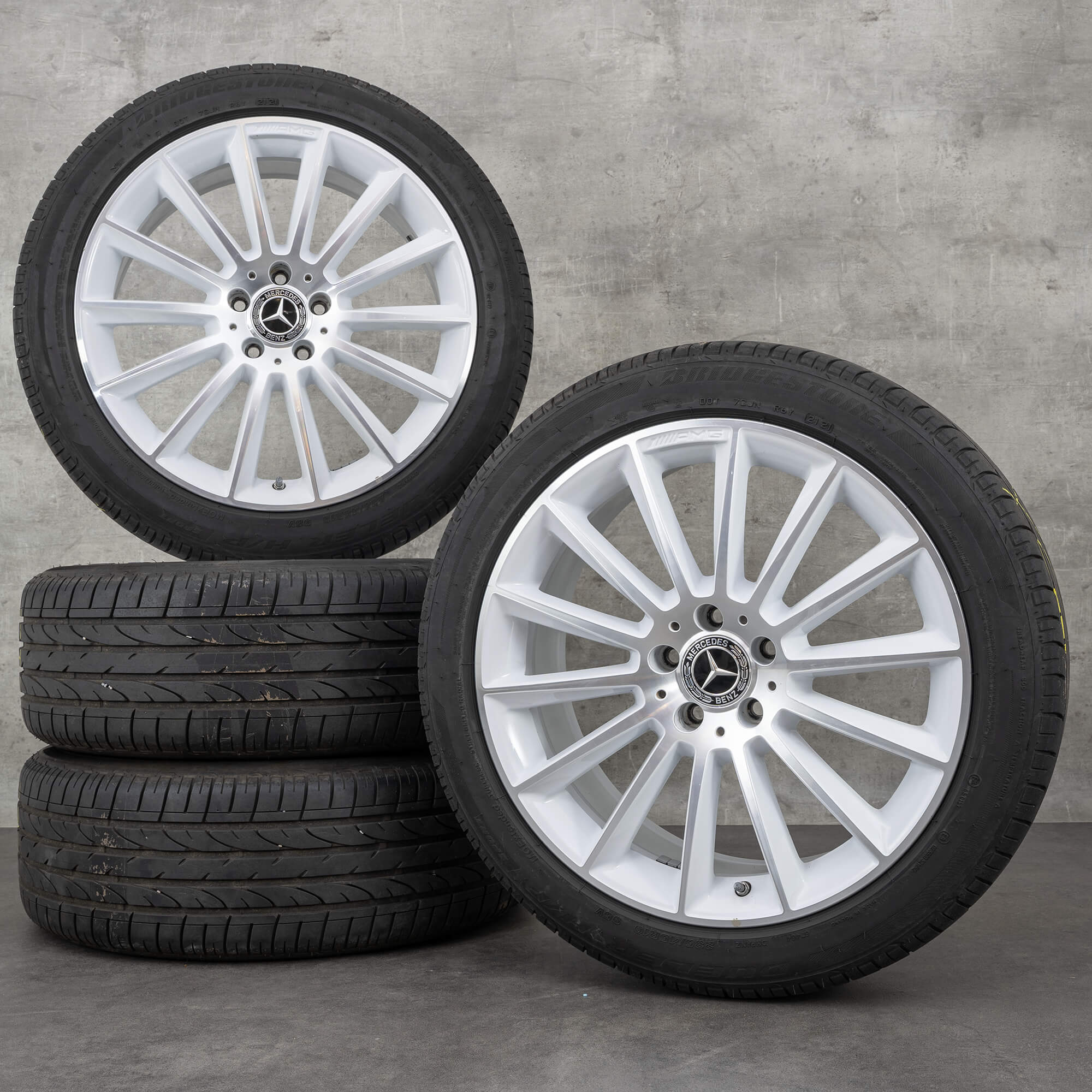 AMG 19 inch velgen Mercedes Benz GLA X156 zomerbanden zomervelgen A1564012800