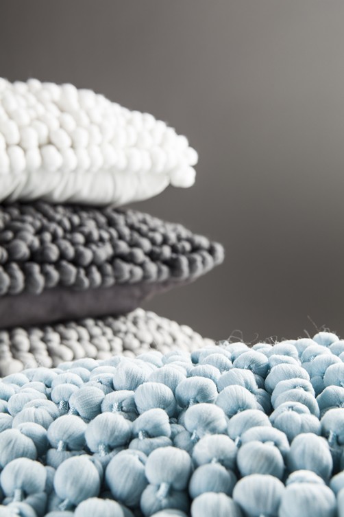 Kissen Bergen mit Noppen div. Farben Kugeln 2 LIF Sofakissen Cushion 45