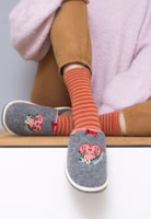 Adelheid Heimatglück Hirsch Pantoffel ✓ traditionelle Stickerei ✓ made in Portugal ✓ echter Wollfilz Pantoffel mit Hirschmotiv Heimtaglück