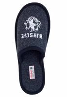 von oben ein schwarzer Filzpantoffel mit weißer Stickerei eines Hirschkopfes, Enzianblumen sowie dem Schriftzug Bursche von Naturbursche mit roter Kontur. Außen schwarz eingefasst und schwarze Innensohle