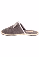Adelheid Fabelhaft Pantoffel ✓ mit Hasenohren ✓ made in Portugal ✓ echter Wollfilz ein seitlicher, grauer Filzpantoffel mit Hasenohren und Hasengesicht sowie heller Einfassung