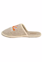 ein sandfarbener Filzpantoffel von der Seite mit dem Stickmotiv einer aufgehenden Sonne in orange und lila, darunter der Schriftzug Sonnenschein in weiß. Außen hellbeige eingefasst