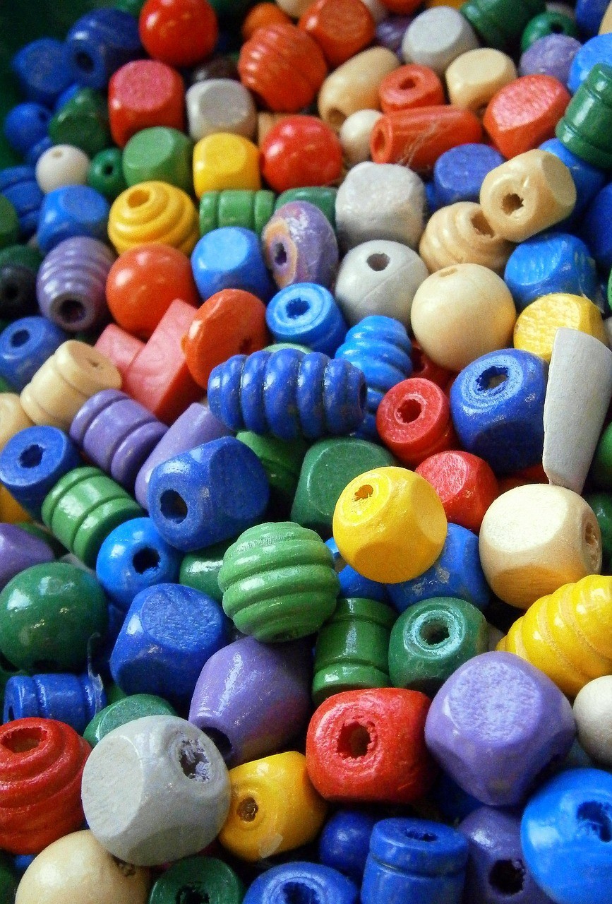 Bastelperlen - Perlen zum Schmuck Basteln und Auffädeln kaufen