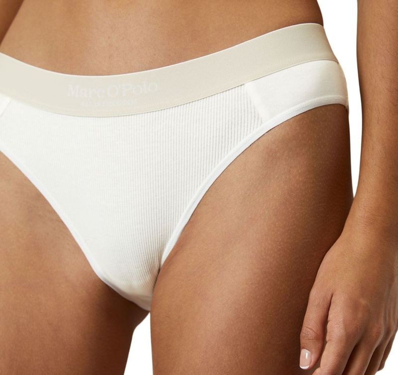 Q152 - White Cotton
