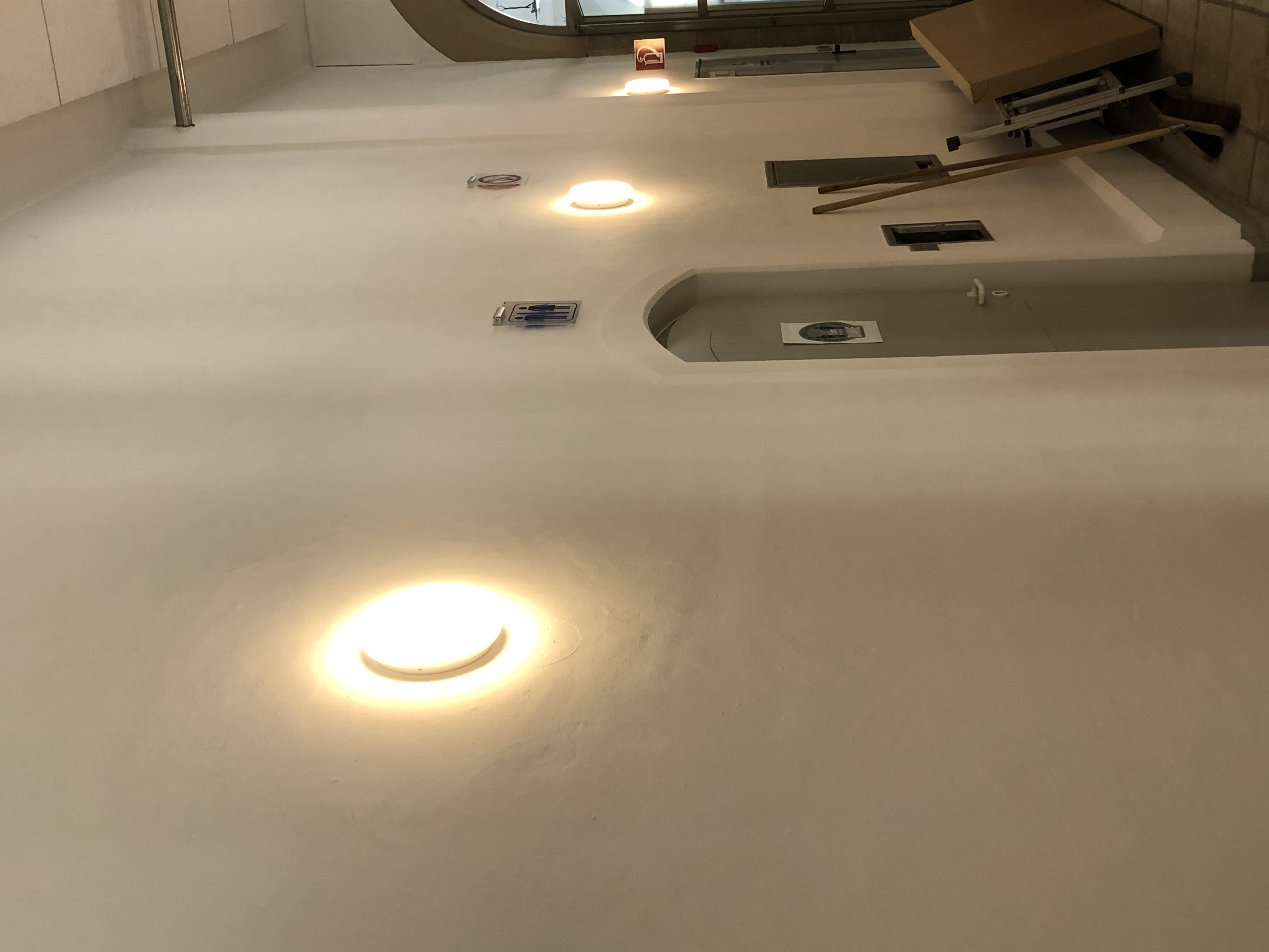     DOTLUX LED Aufbauleuchte SURFACE Ø250x62 12W 3000/4000/5700K COLORselect weiß