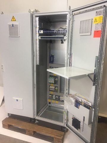 Kommunikationsschrank Istab Hirschmann Mach 1020 f. Solar 13.000euro