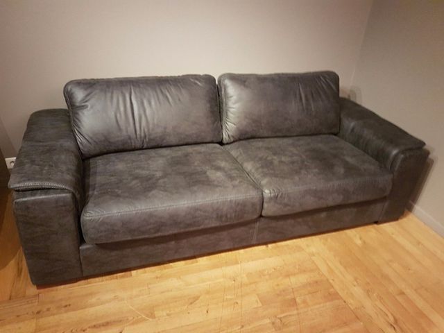 Neu Couch bequemes Sofa im modernen Design. 225 cm breit NP 1790€