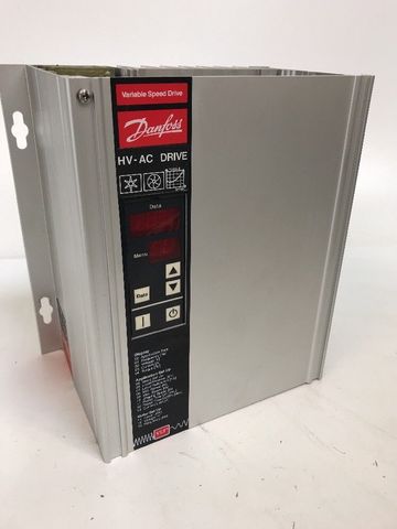 Danfoss VLT 3002 175H3067 Frequenzumrichter 3x 380-415V VLT3002 175H3067 HV-AC