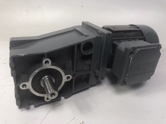 Lenze GKR04-2M VAR 063C32 Getriebemotor Elektromotor 0,55 kW 3440 rpm 1216