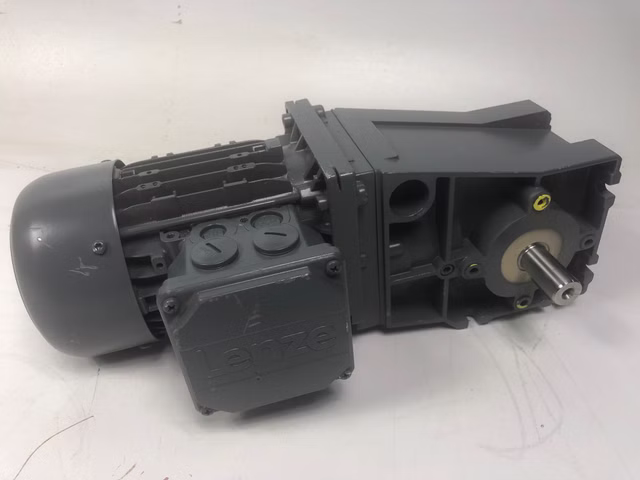 Lenze GKR04-2M VAR 063C32 Getriebemotor Elektromotor 0,55 kW 3440 rpm 1411