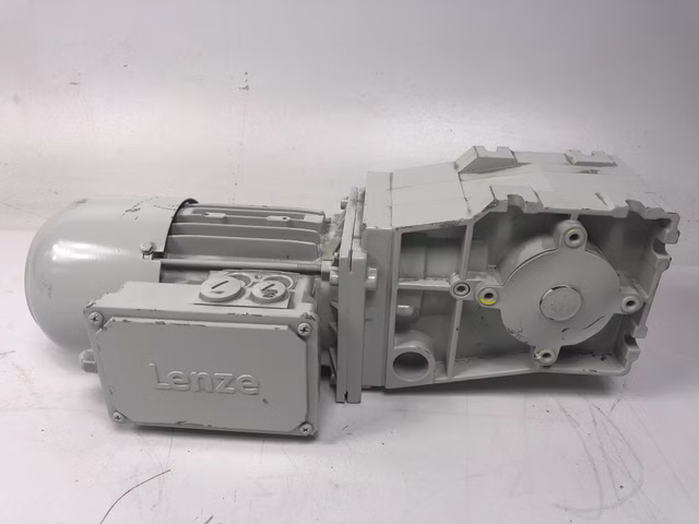 Lenze GKR04-2M HAR 063C42 Getriebemotor Elektromotor 0,45 kW 2480 rpm 1005