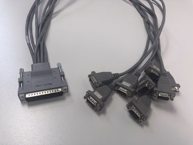 1m Split-Kabel Sub-D 78-polig auf 8x Sub-D seriell 9-polig RS232