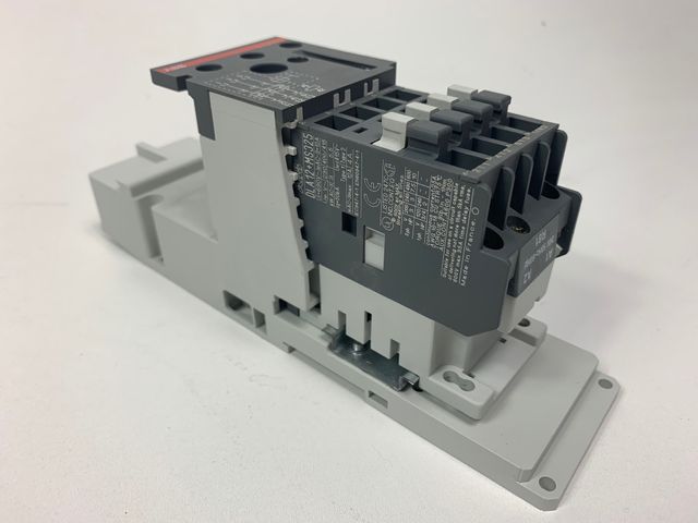 ABB Leistungsschütz 1SBK160403R8100 DLA1230