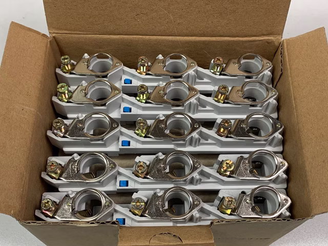 10x Wöhner 01492 D0-Reiter Sicherungssockel E18 3-pol 60 mm