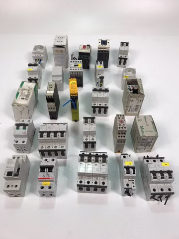 25x Posten Siemens, Moeller, Pilz, Eaton, Schneider Schutzschalter Schalter 