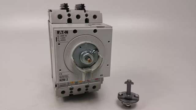 Eaton NZM2 mit NZMN2 Leistungsschalter Lasttrennschalter