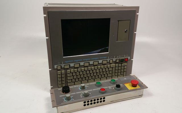 Allen-Bradley Panel 285544Z PC Monitor u. Tastatur aus Starrag Fräse HX-151