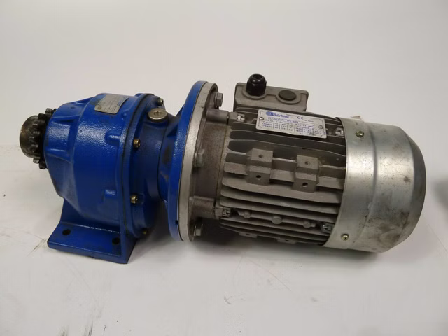 DR Drives 80B4 Motor mit Spaggiari RF 50/2 Getriebe