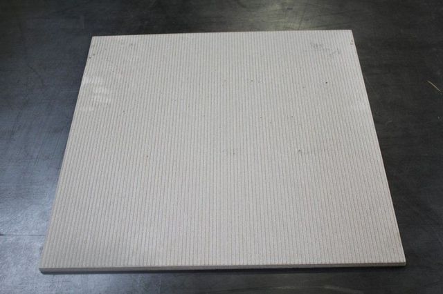 69,5 m² Fliesen Bodenfliesen 45x45 cm geriffelt 49,00€/m² 