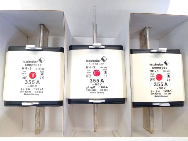 3 Stück Schneider 373335 NH-Sicherung Sicherungseinsatz 355A 500V
