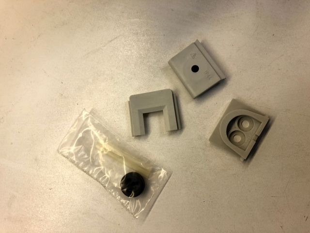 WG Aufputz Grau Zwillingseinführung Gira 000730