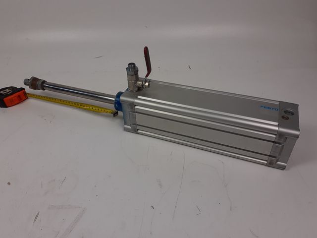 Festo DNC-63-220-PPV-A Normzylinder (74cmx11cmx11cm) Zylinder Hubzylinder