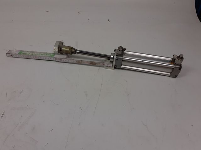 Festo DNU-40-120-PPV-A Normzylinder (47cmx5cmx5cm) Zylinder Hubzylinder 14131