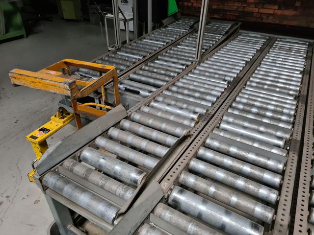 Bosch Rollenbahn 3,40m x 48cm Stahlrollen 38,5cm breit mit Gefälle ohne Antrieb