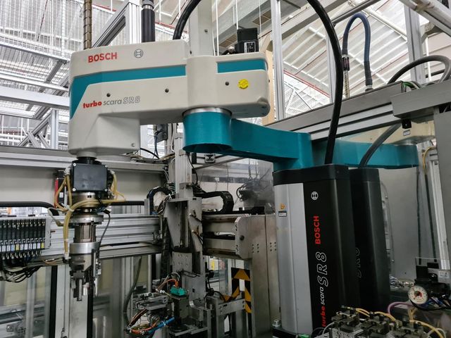 Bosch Turbo Scara SR8 Roboter + Steuerung Rexroth MA4/200-7301-M + RH04.0S 
