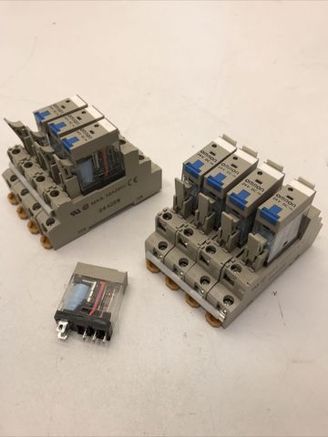 8x Omron Relaissockel 2442EW, 8x Leistungsrelais G2R-1-SNI (S)